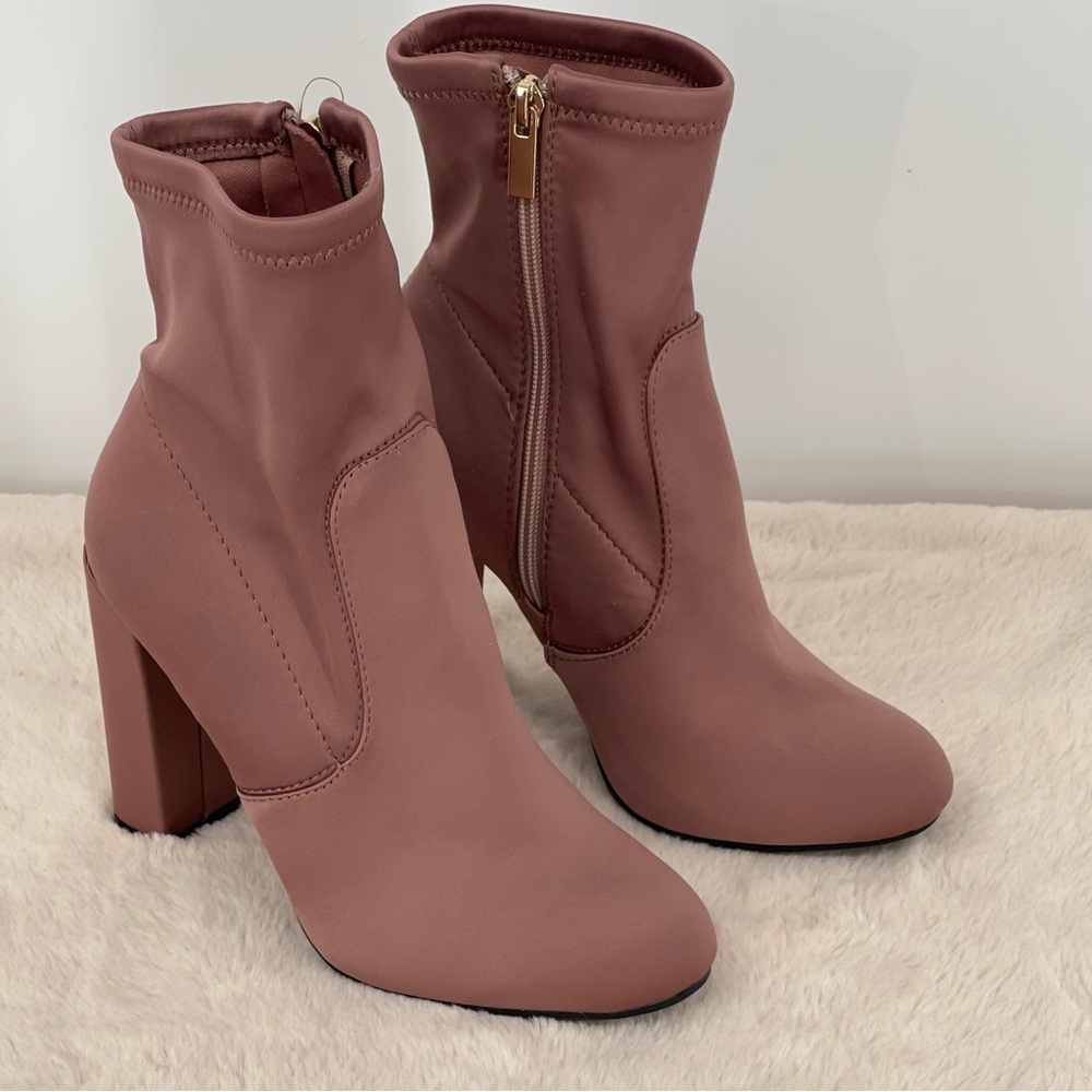 BAMBOO WOMENS SIZE 6 Dusty Rose Ankle Boots with Zipper Closure and Rounโฆ